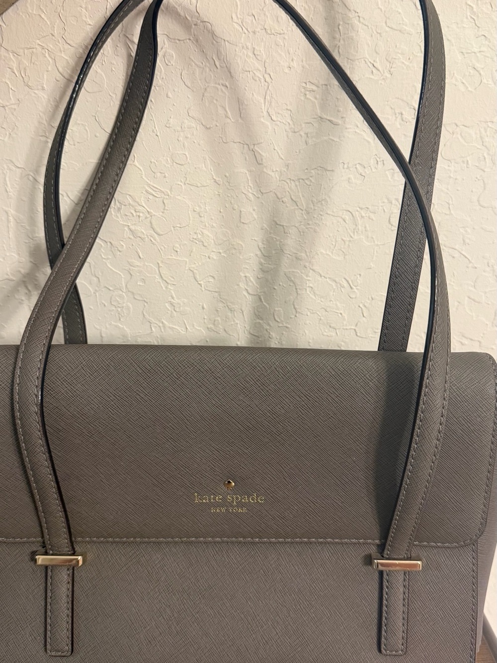 kate spade gray saffiano leather shoulder bag with gold hardware